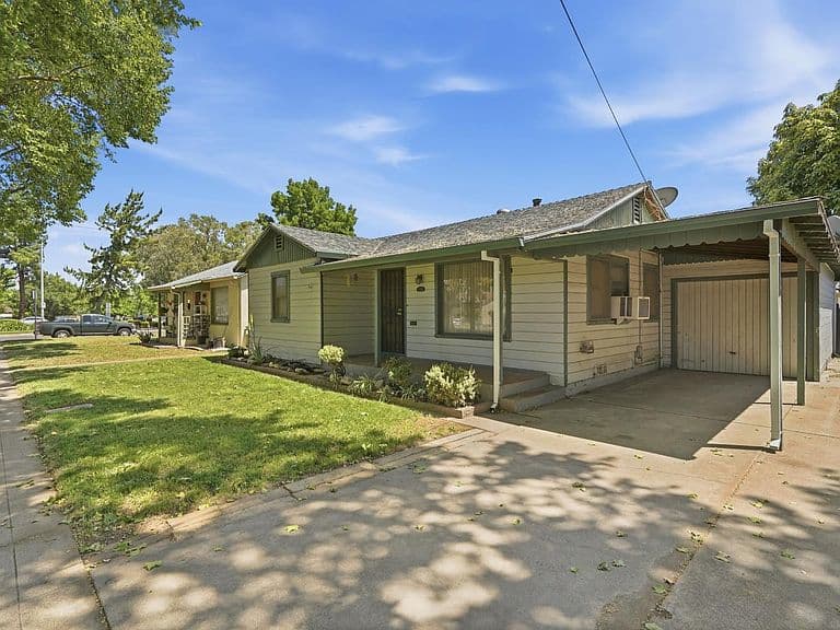 Listing photo 2