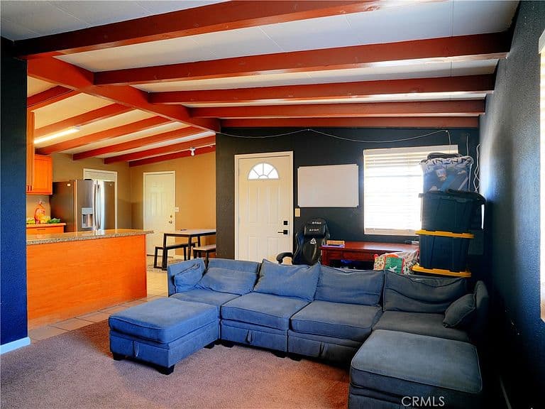 Listing photo 5