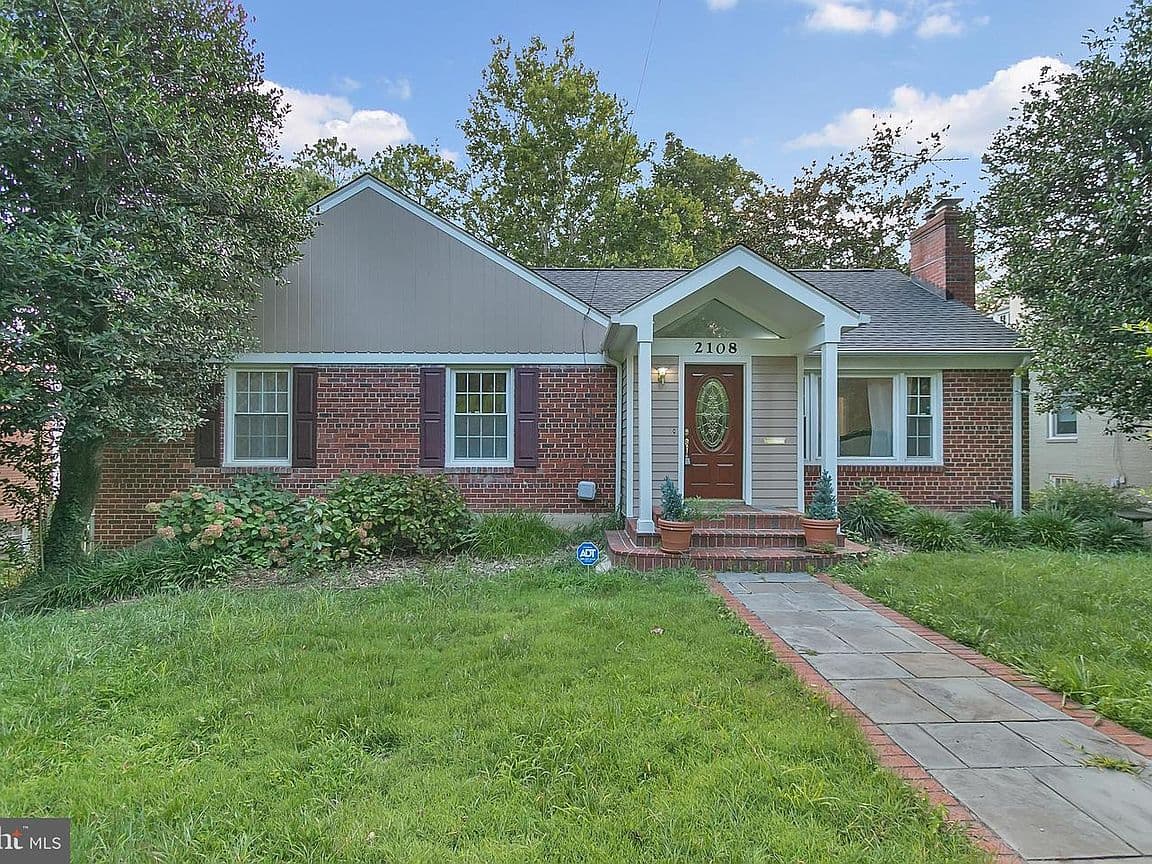 Primary listing photo
