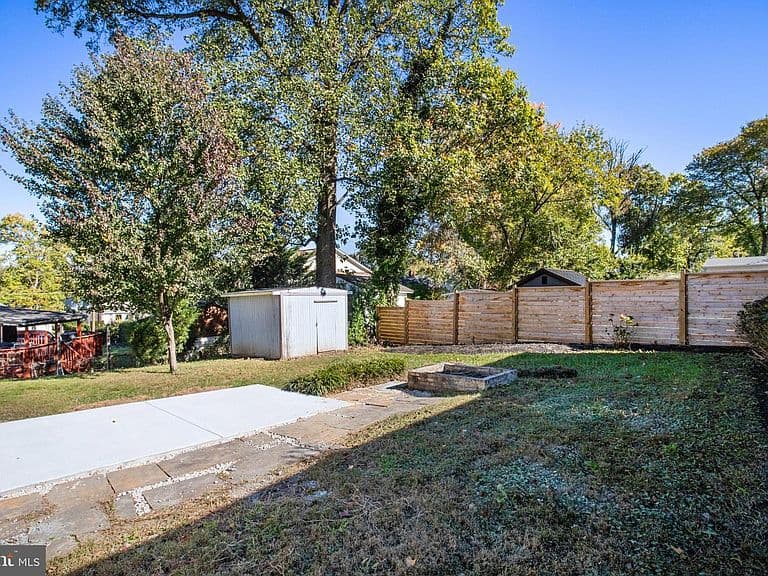 Listing photo 5