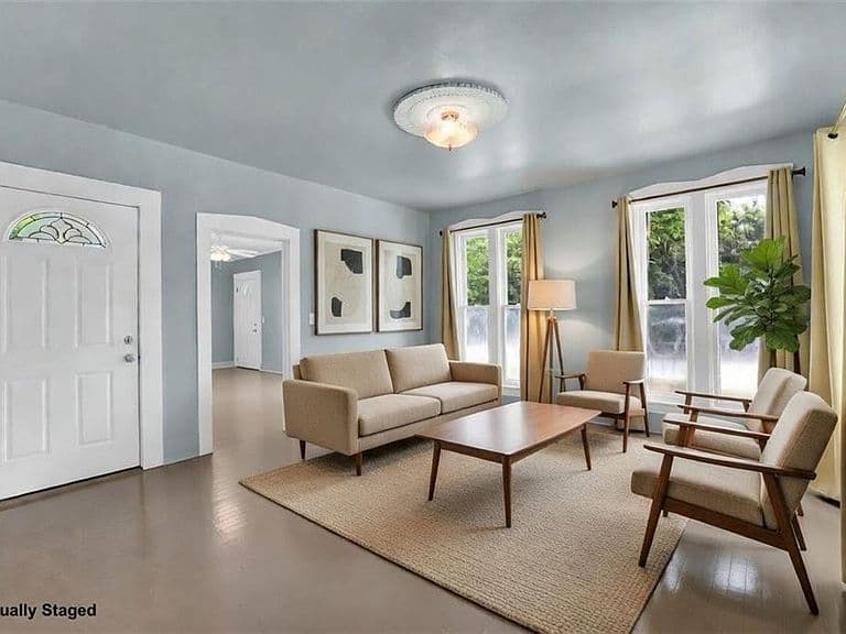 Listing photo 2