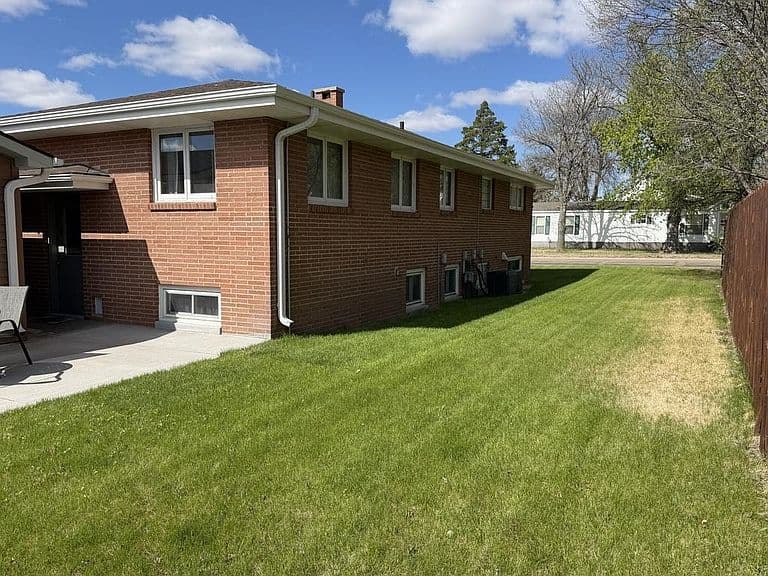 Listing photo 4