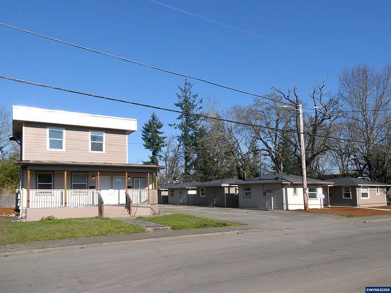 Listing photo 4