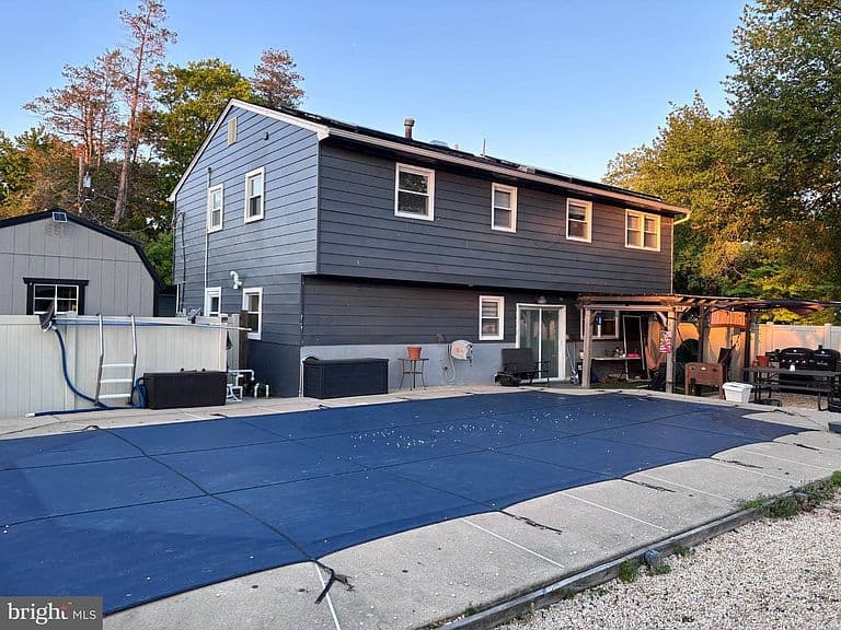 Listing photo 4