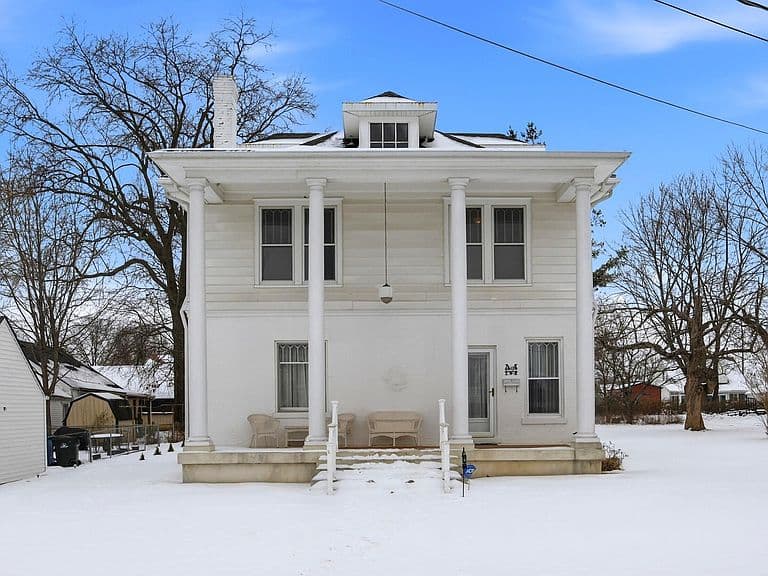 Listing photo 2