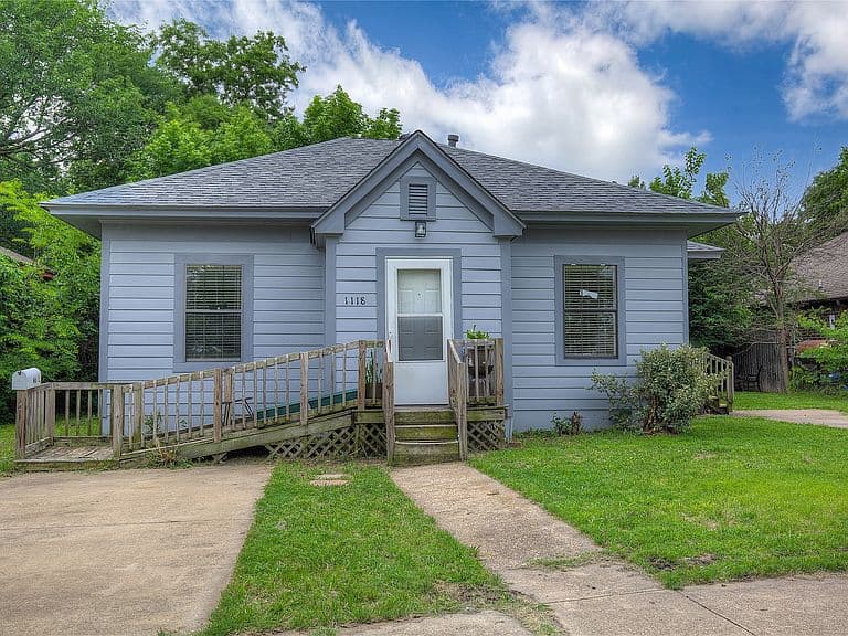 Listing photo 3