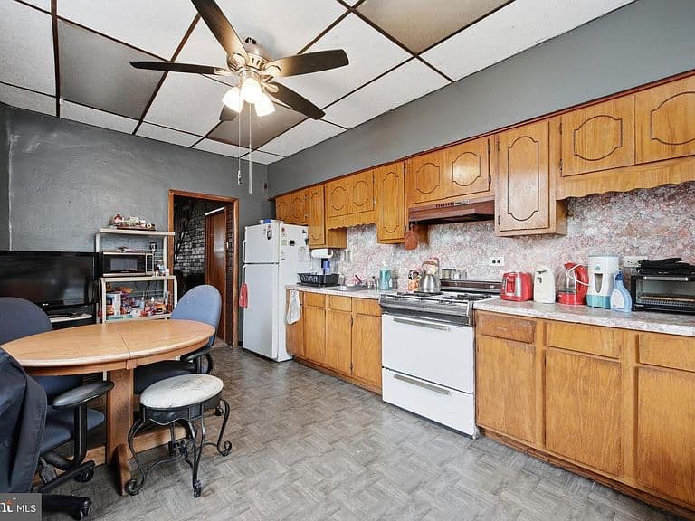 Listing photo 5