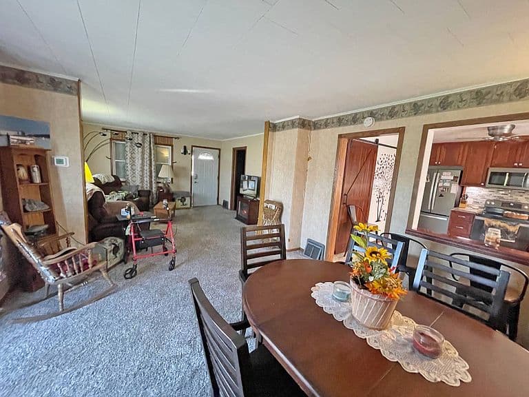 Listing photo 5