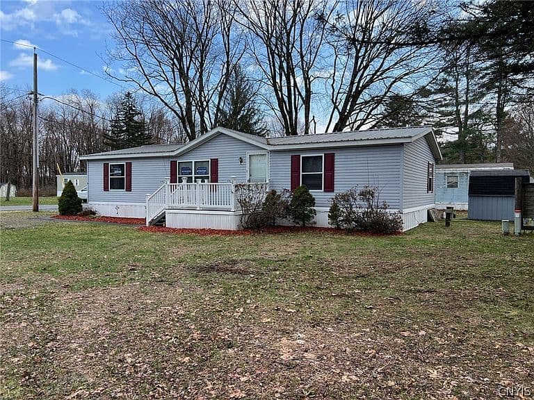 Listing photo 4