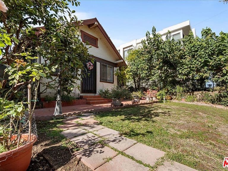 Listing photo 3