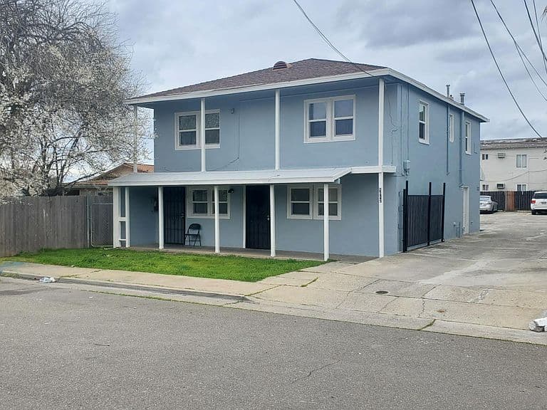 Listing photo 5