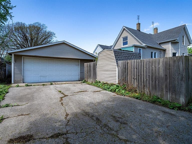 Listing photo 4