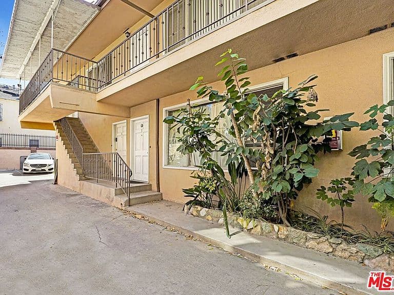 Listing photo 5