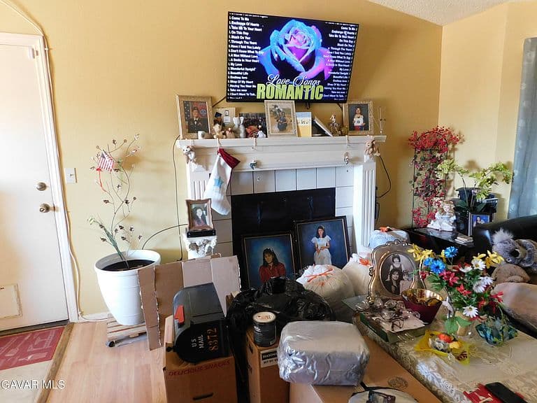 Listing photo 3