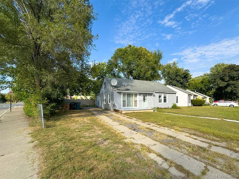 Listing photo 2