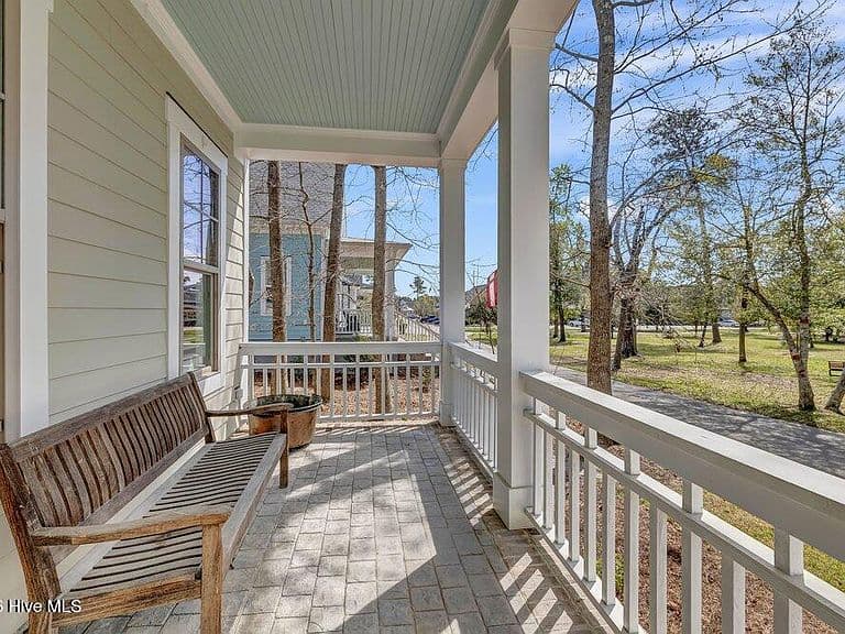 Listing photo 4