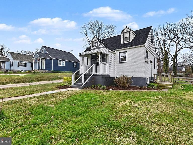 Listing photo 3