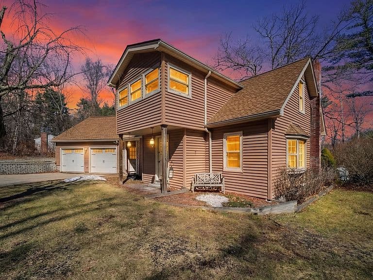 Listing photo 2