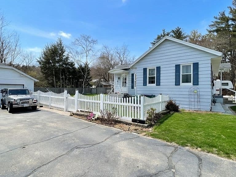 Listing photo 4
