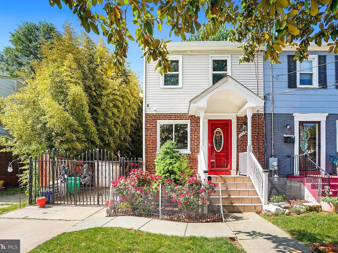 Primary listing photo
