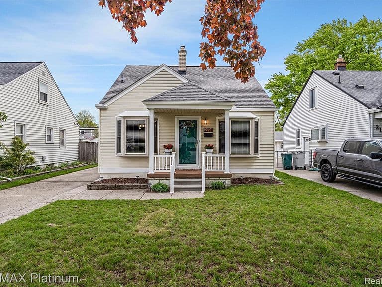 Listing photo 2