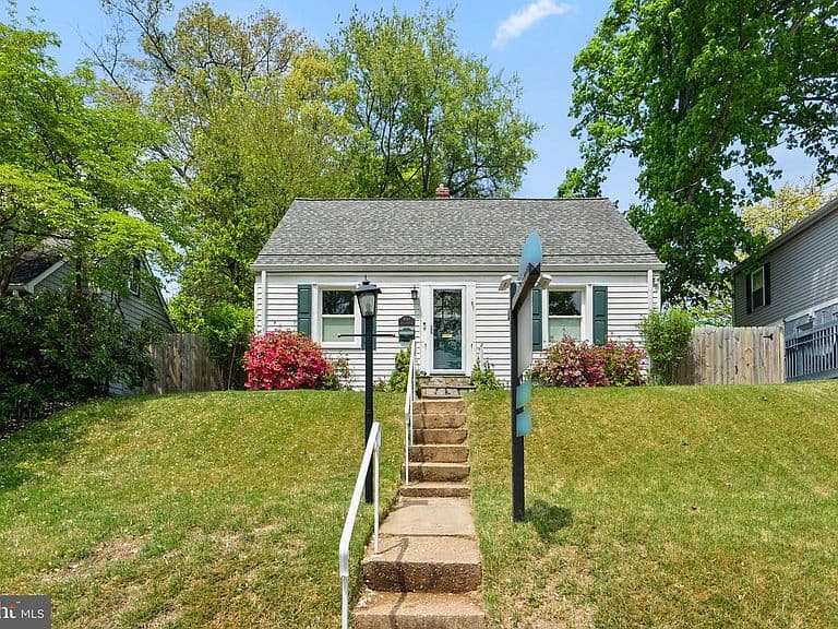 Listing photo 3