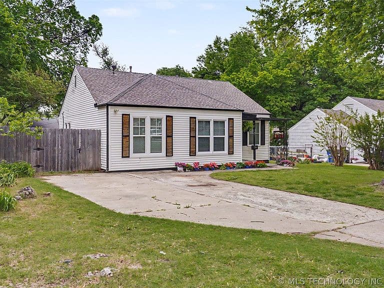Listing photo 4