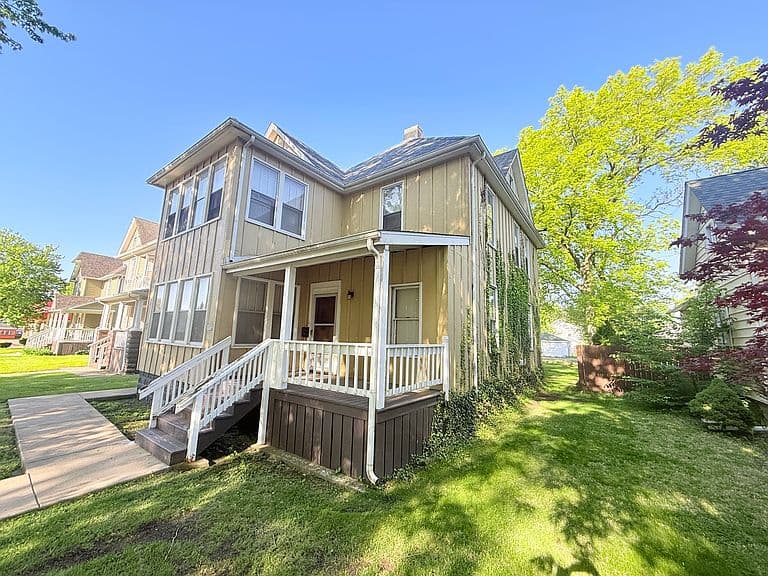 Listing photo 2
