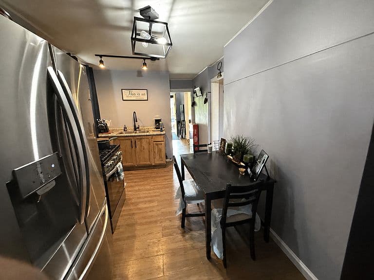 Listing photo 5