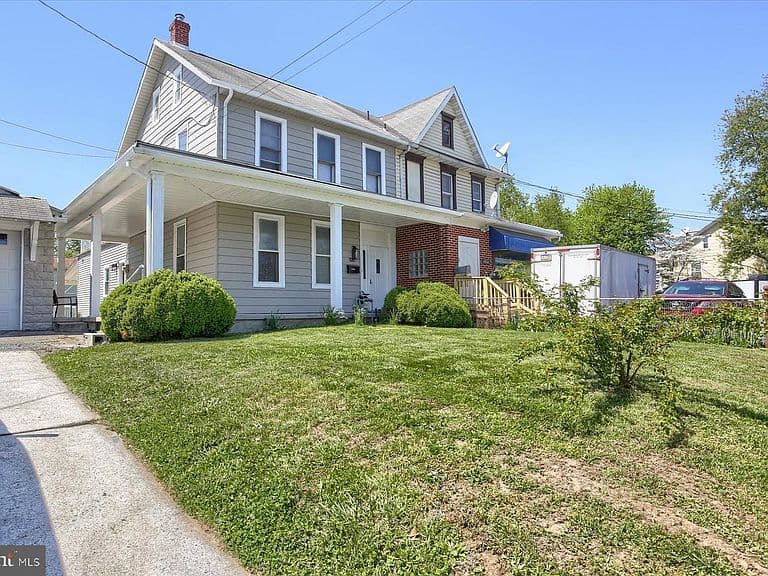 Listing photo 2