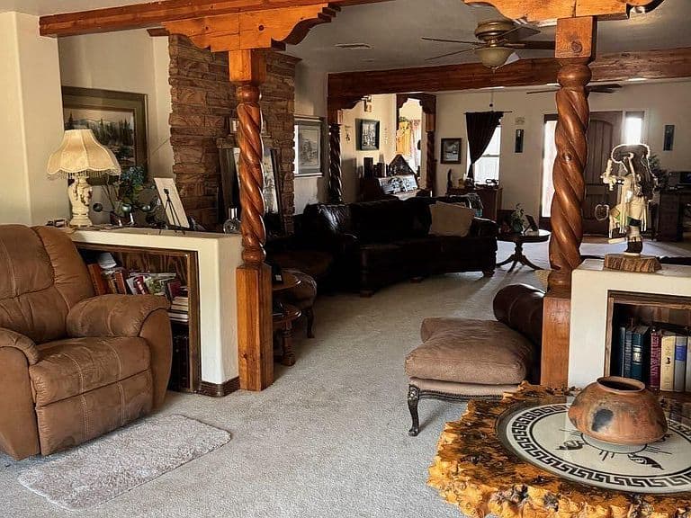 Listing photo 2
