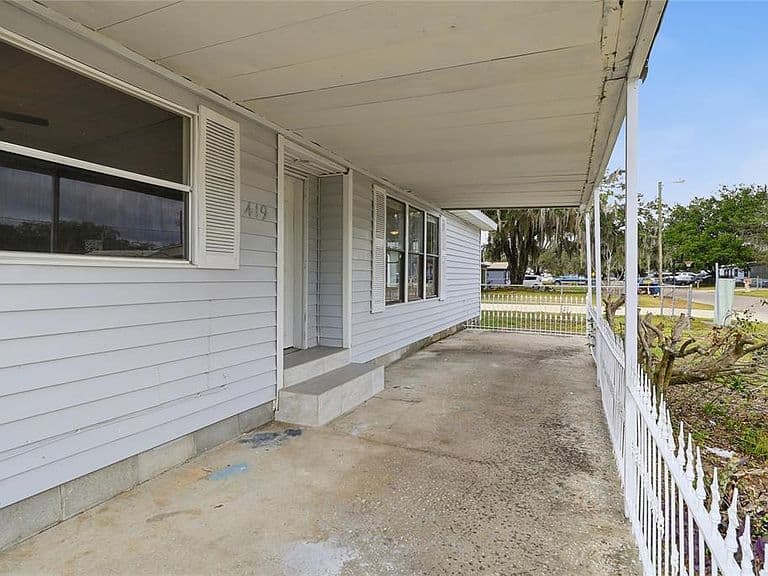 Listing photo 5