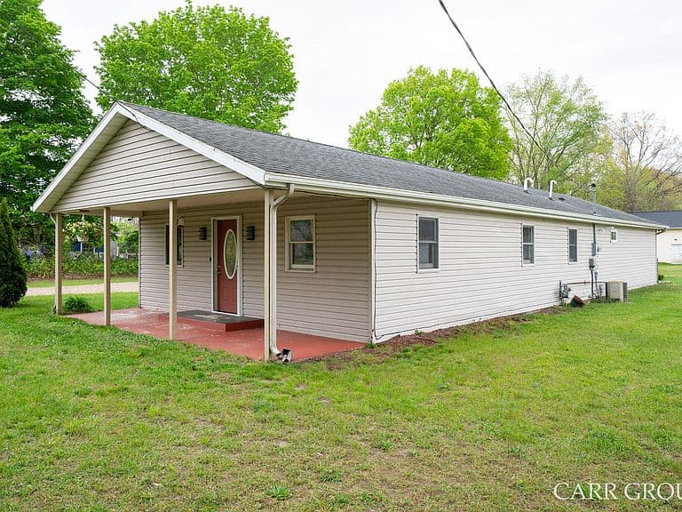 Listing photo 5