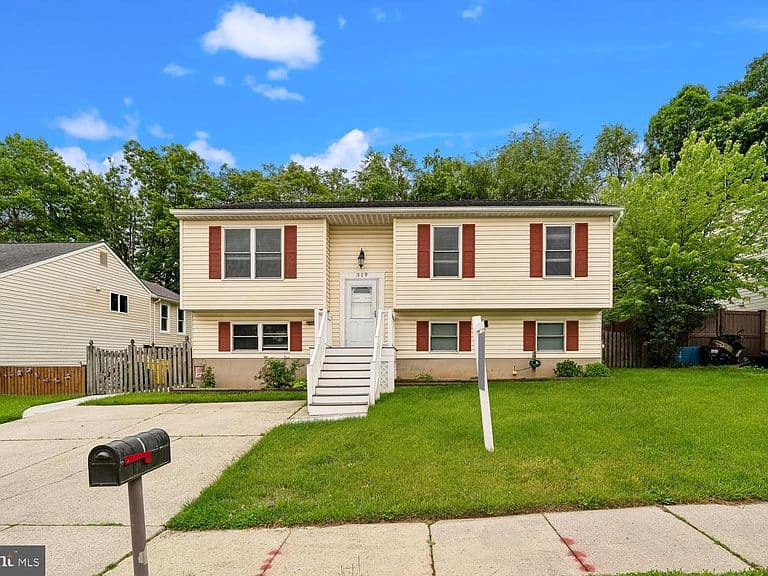 Listing photo 2