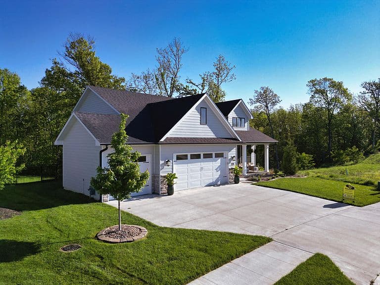 Listing photo 4