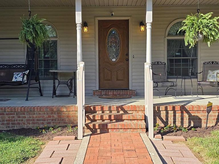 Listing photo 2