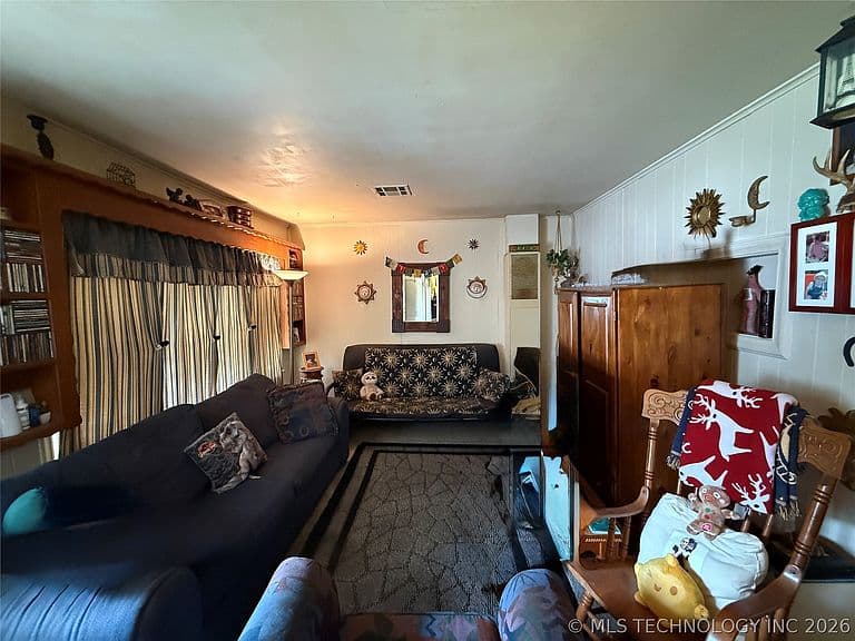 Listing photo 5