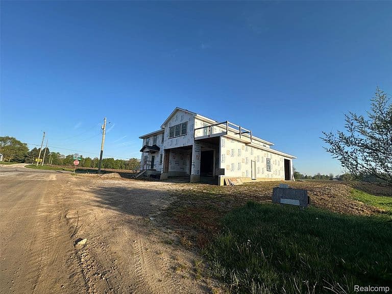 Listing photo 5
