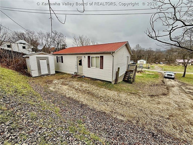 Listing photo 3