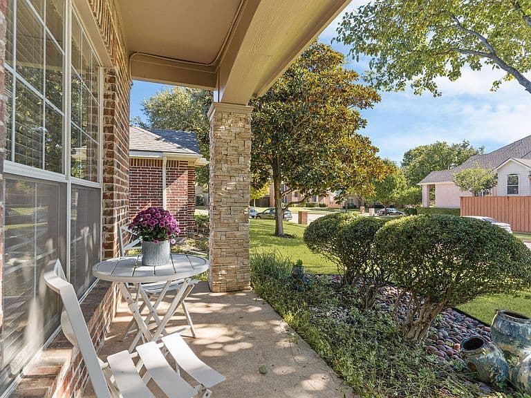 Listing photo 4