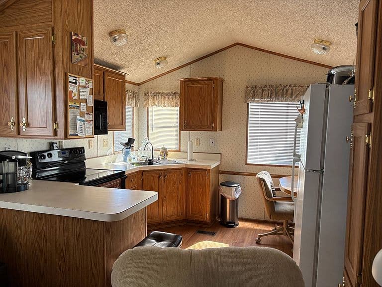 Listing photo 5