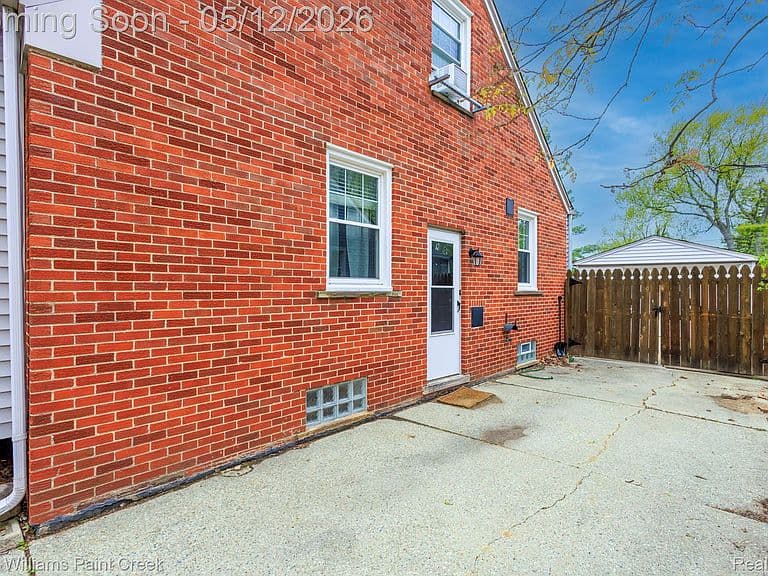 Listing photo 4
