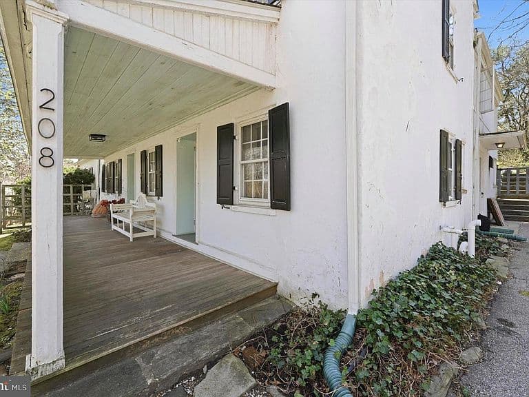 Listing photo 3