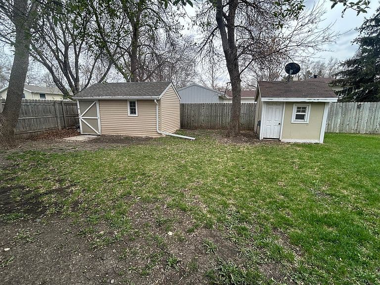 Listing photo 4