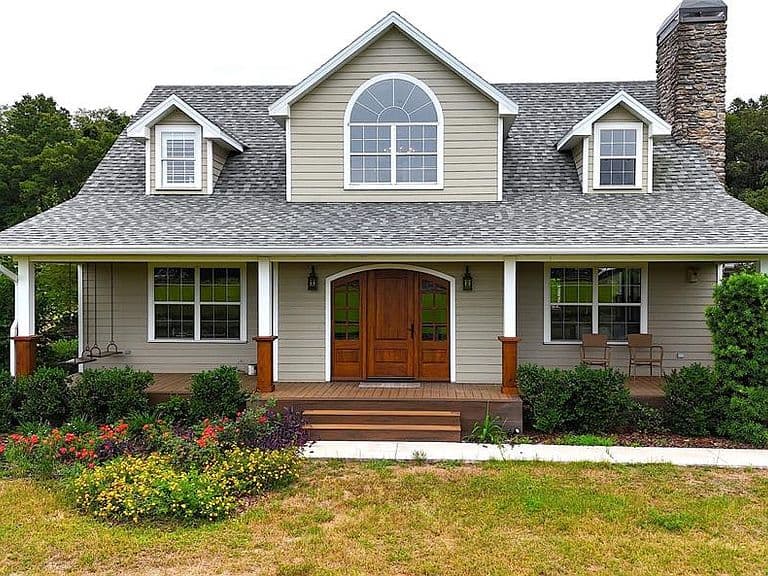 Listing photo 2