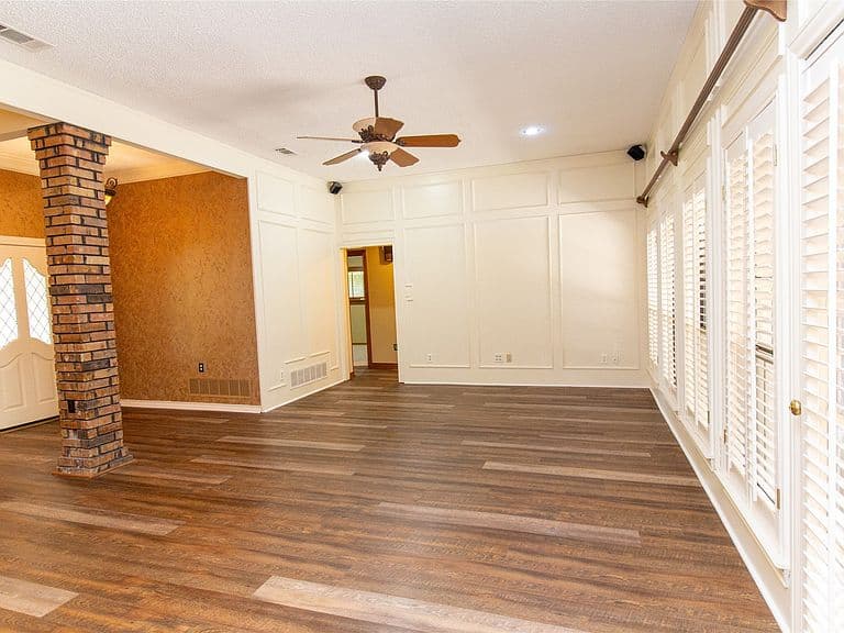 Listing photo 4