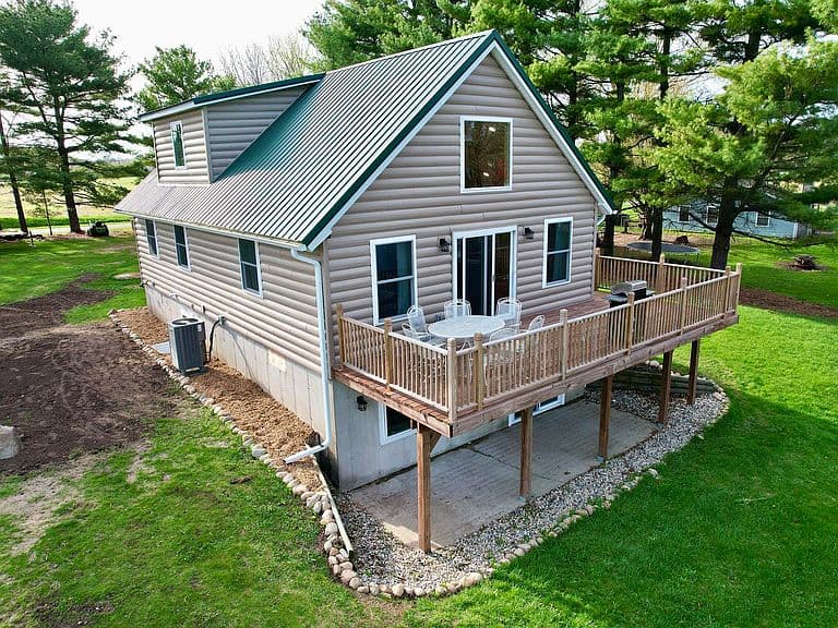 Listing photo 2