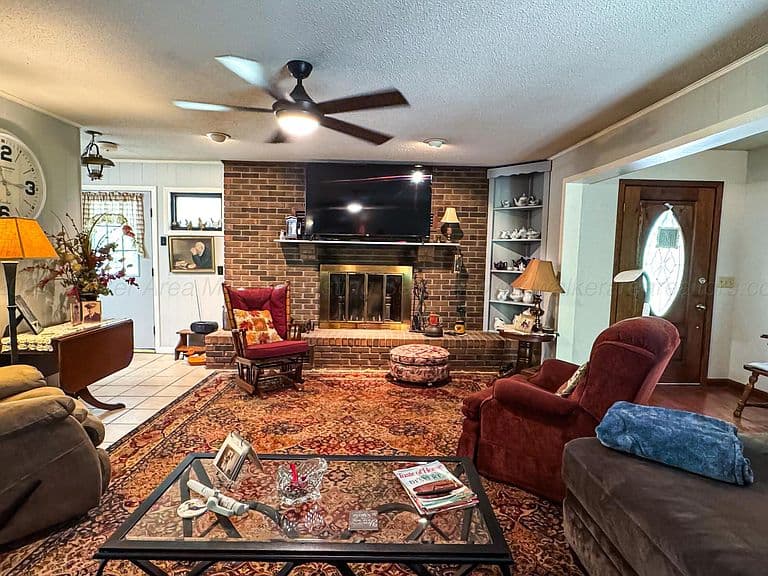 Listing photo 4