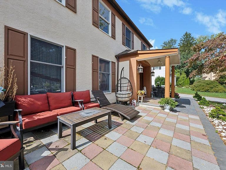 Listing photo 4