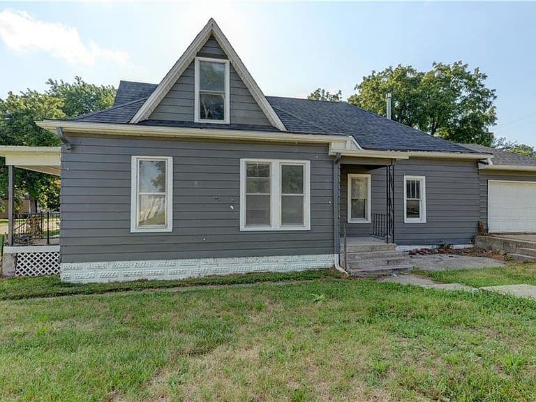 Listing photo 3